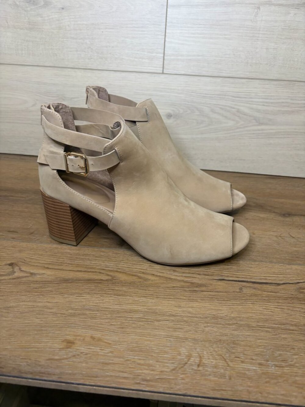 Giani Bernini Gaell Block Heel Peep Toe Shooties Khaki Suede 11M